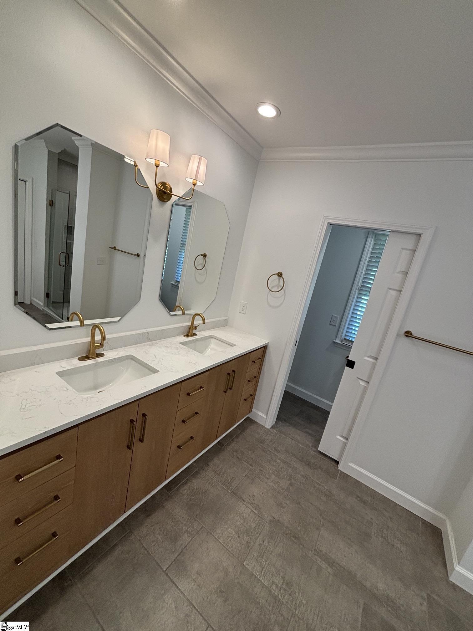property viewer photo 16