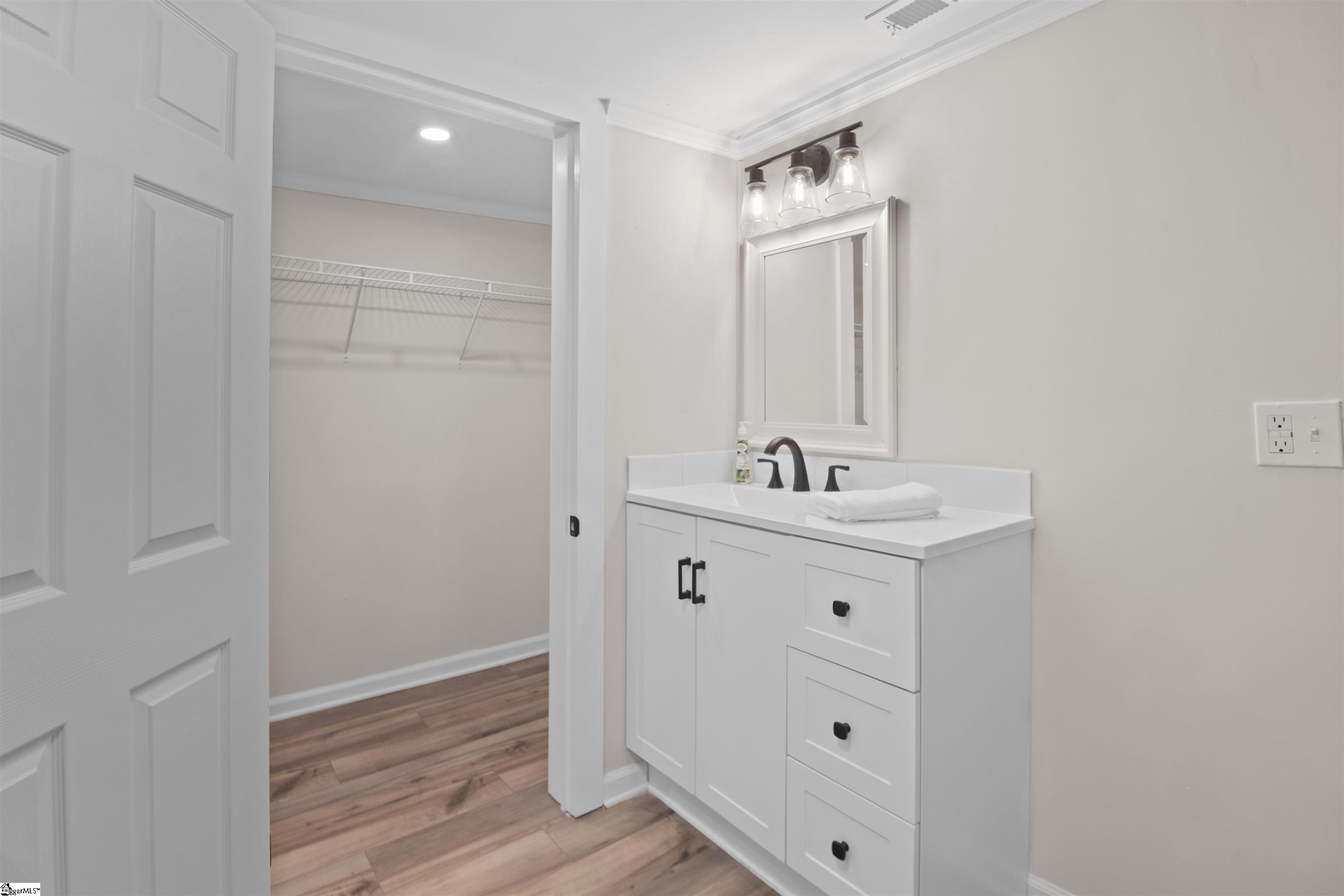 property viewer photo 28
