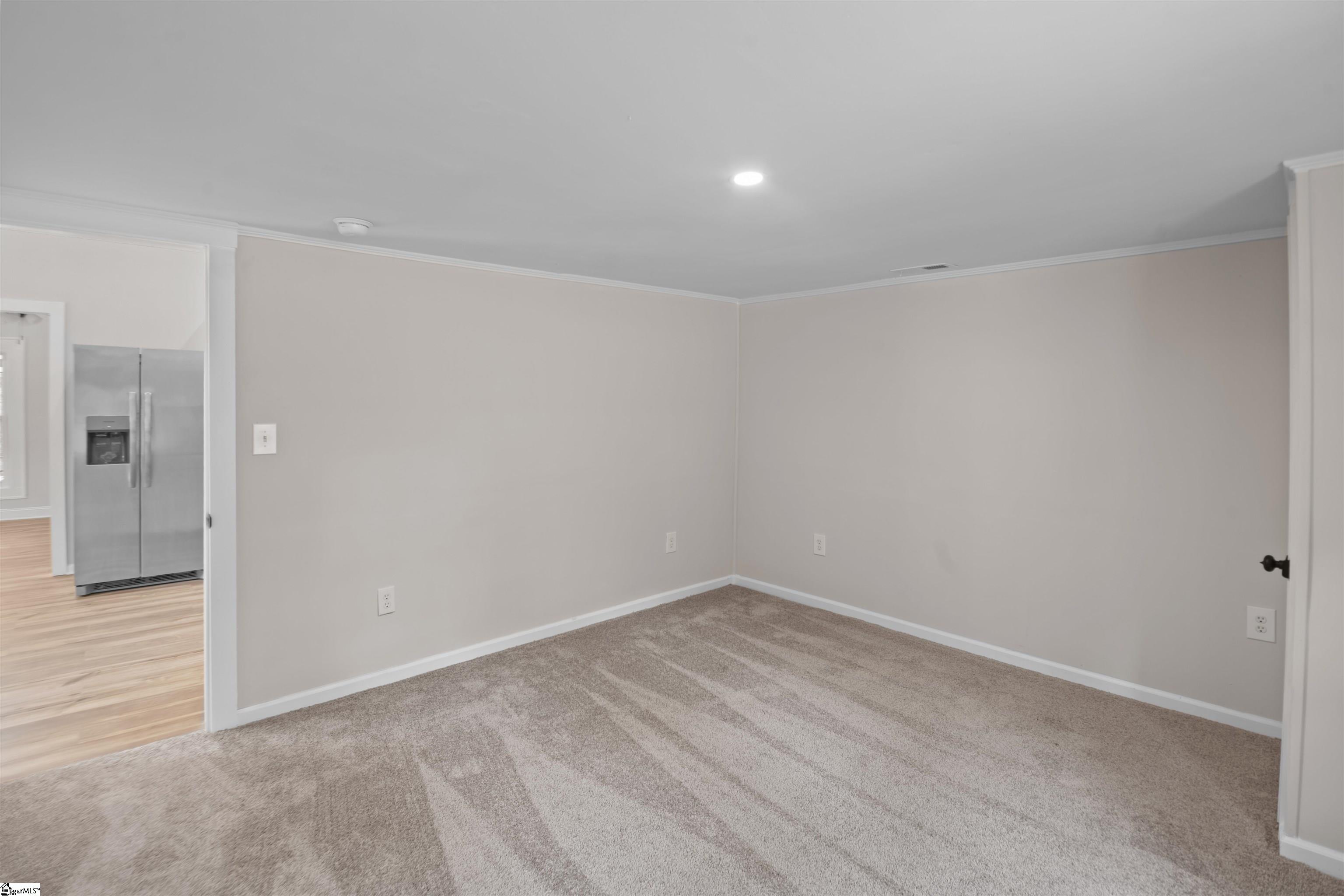 property viewer photo 36