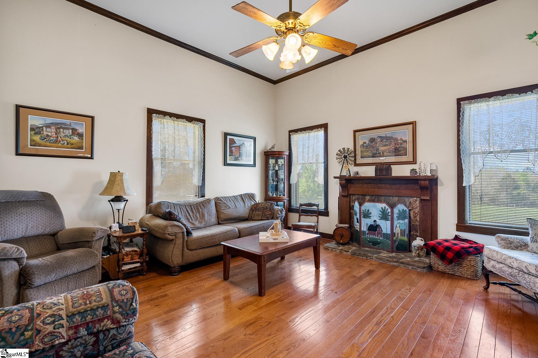 property viewer photo 6