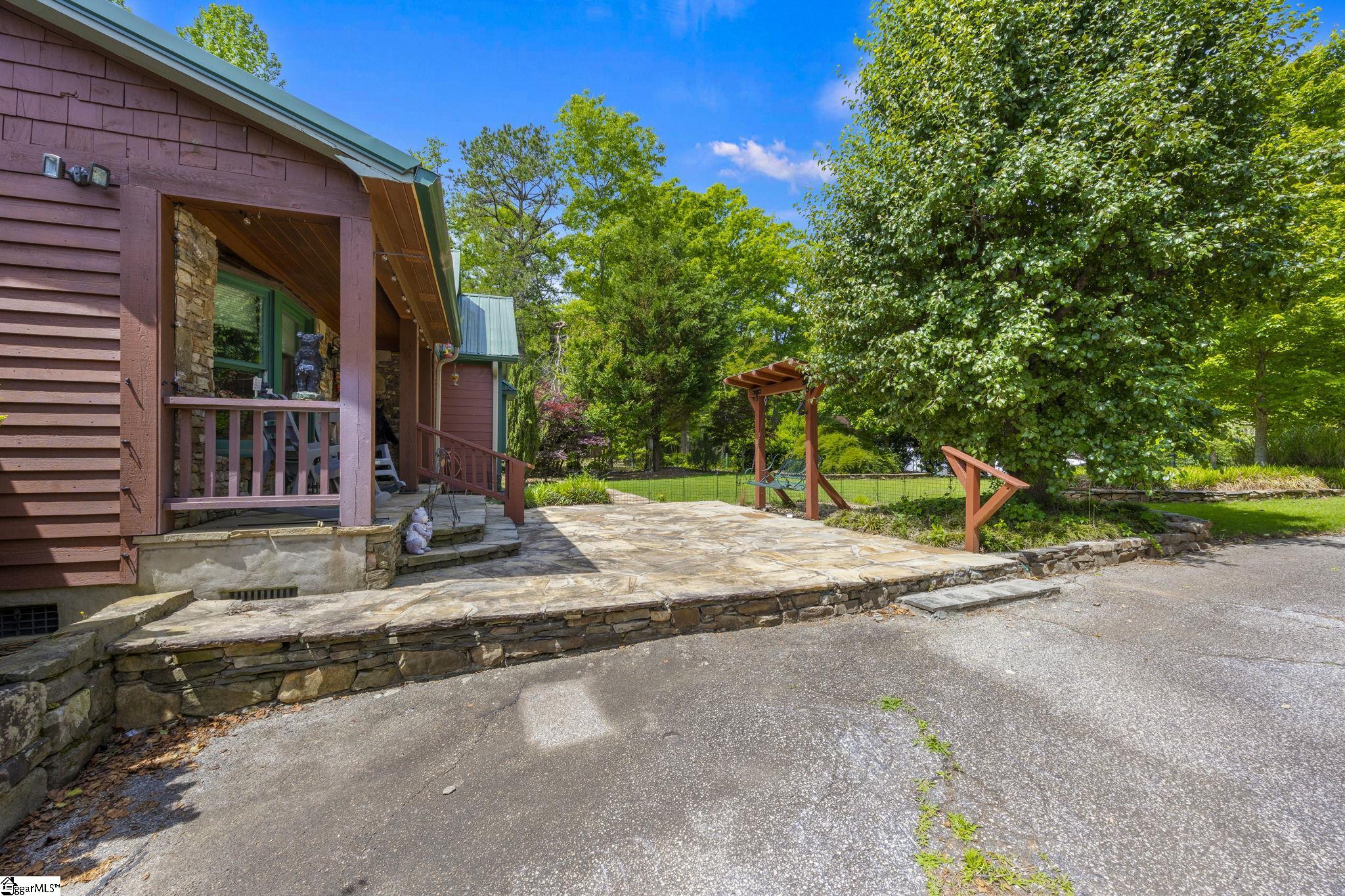main property photo 40