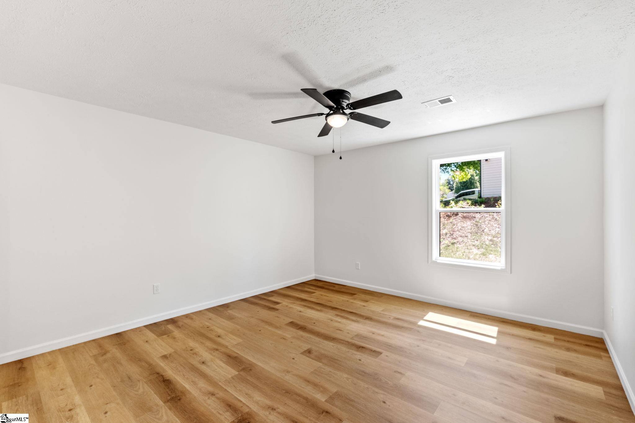 property viewer photo 13