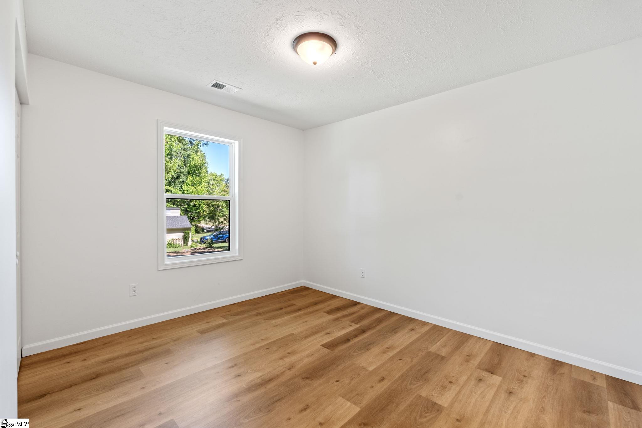 property viewer photo 16