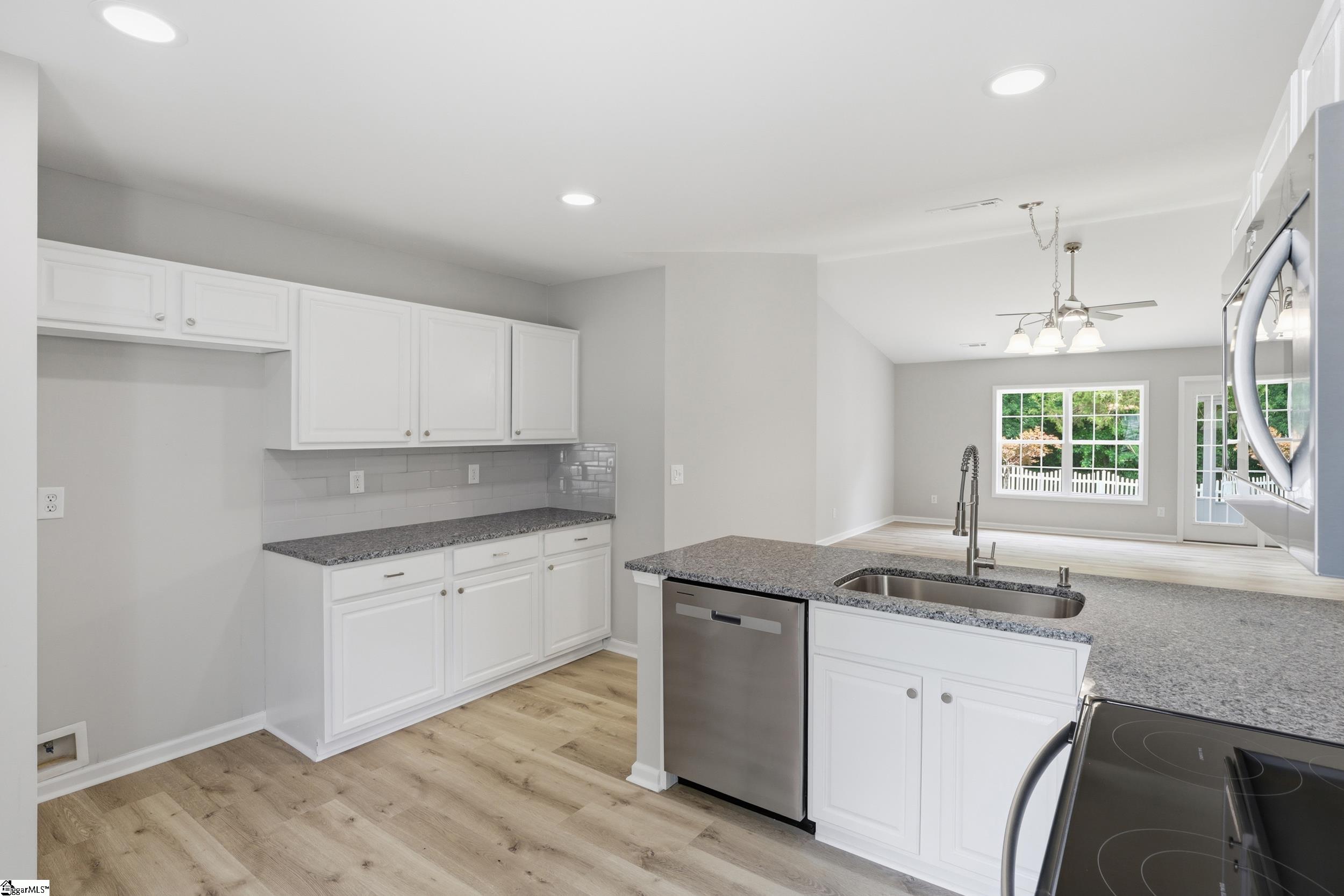 property viewer photo 11