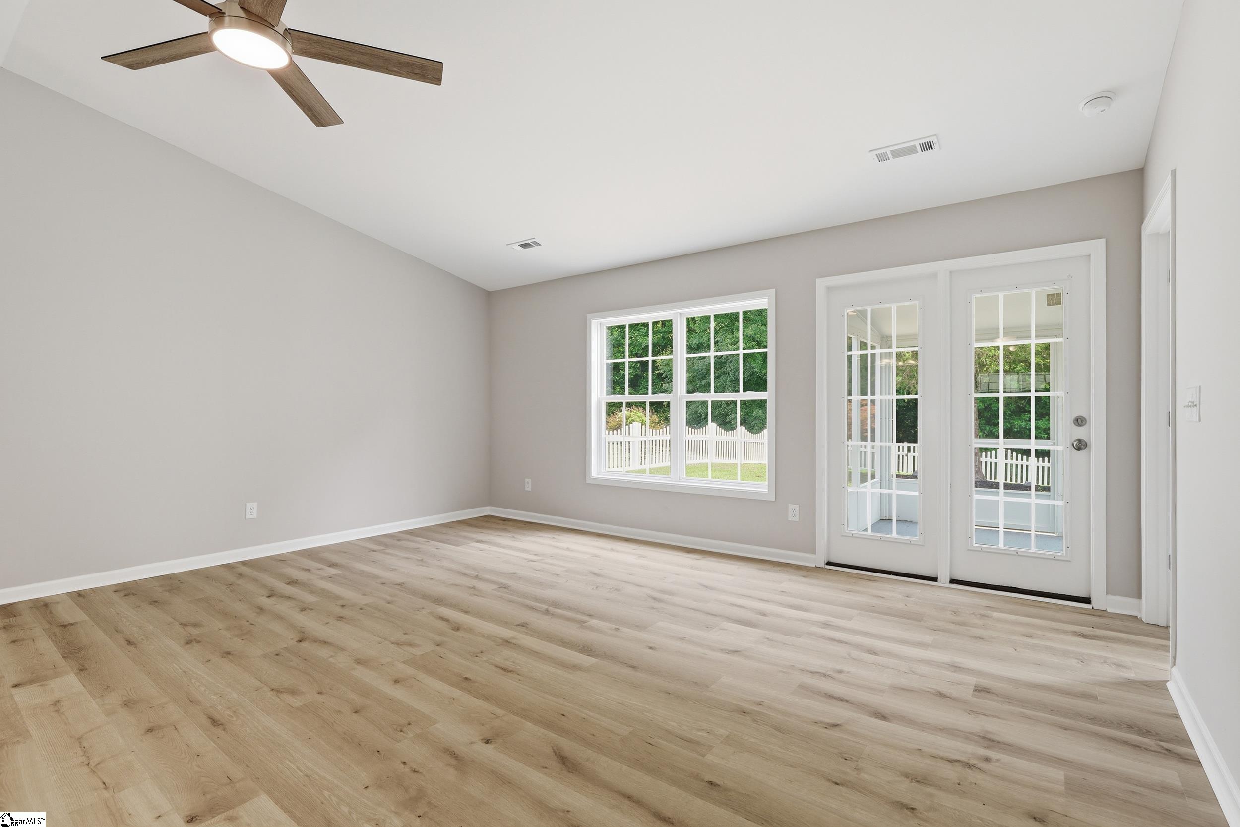 property viewer photo 4