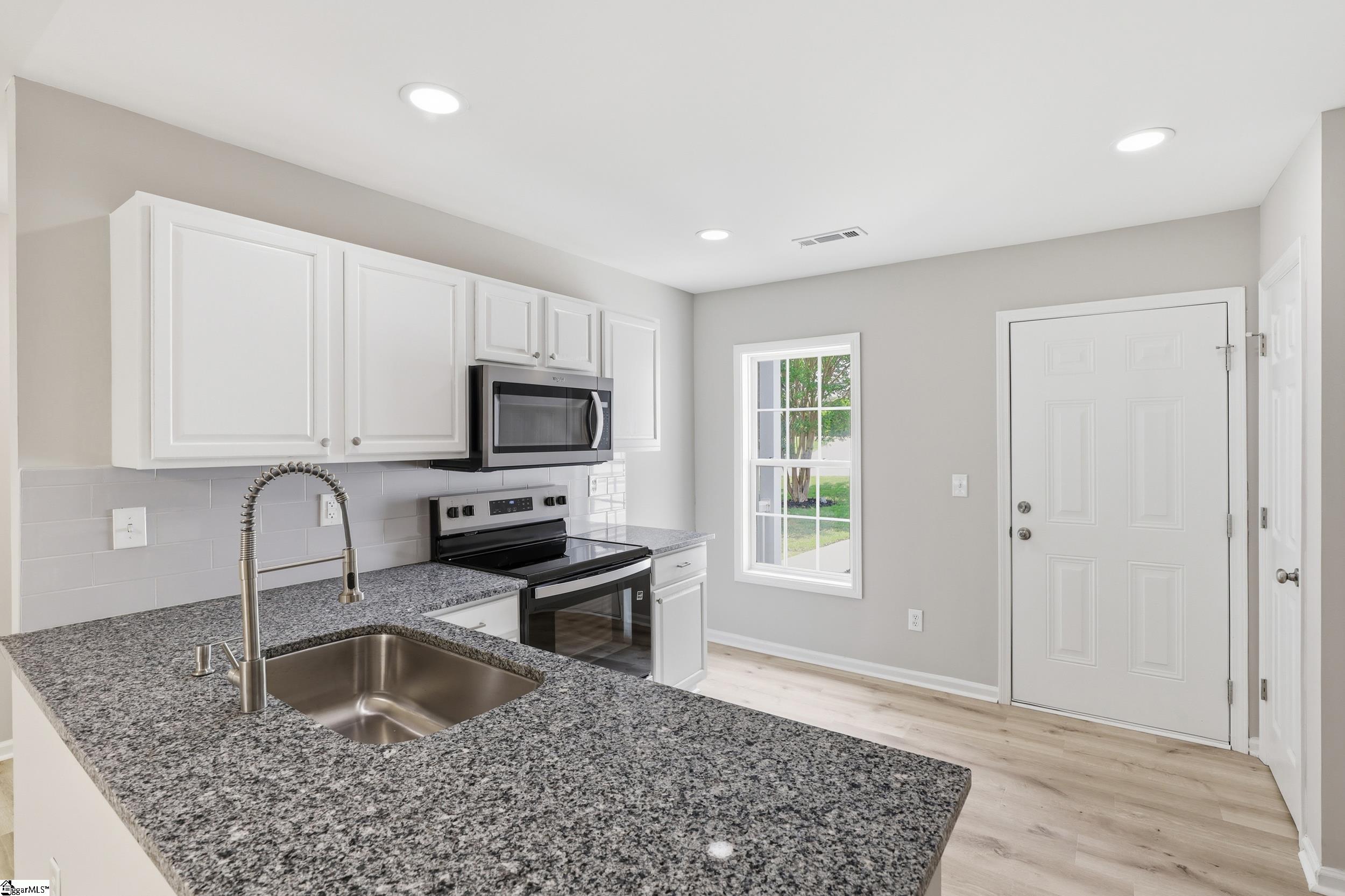 property viewer photo 9
