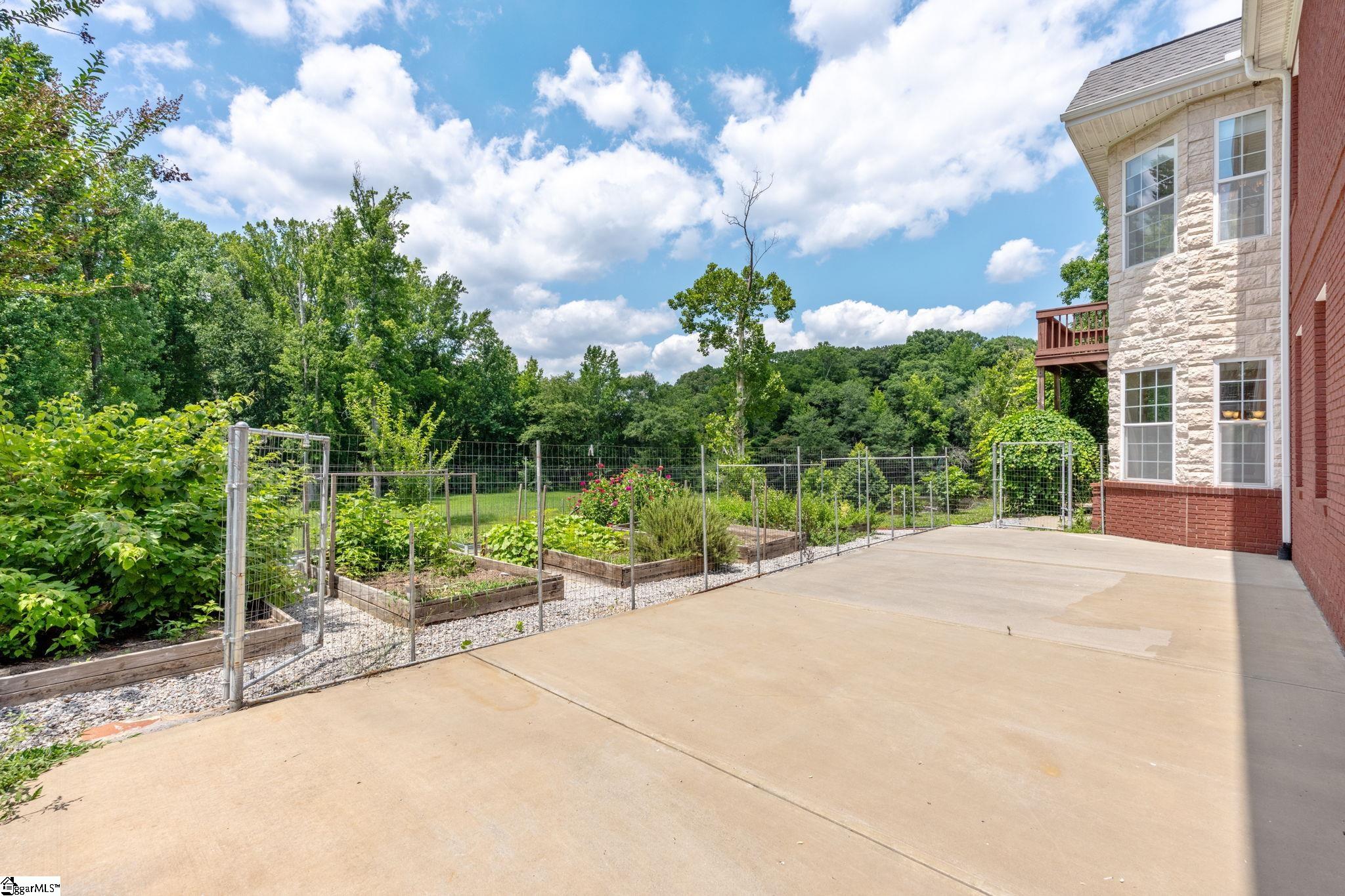 main property photo 43