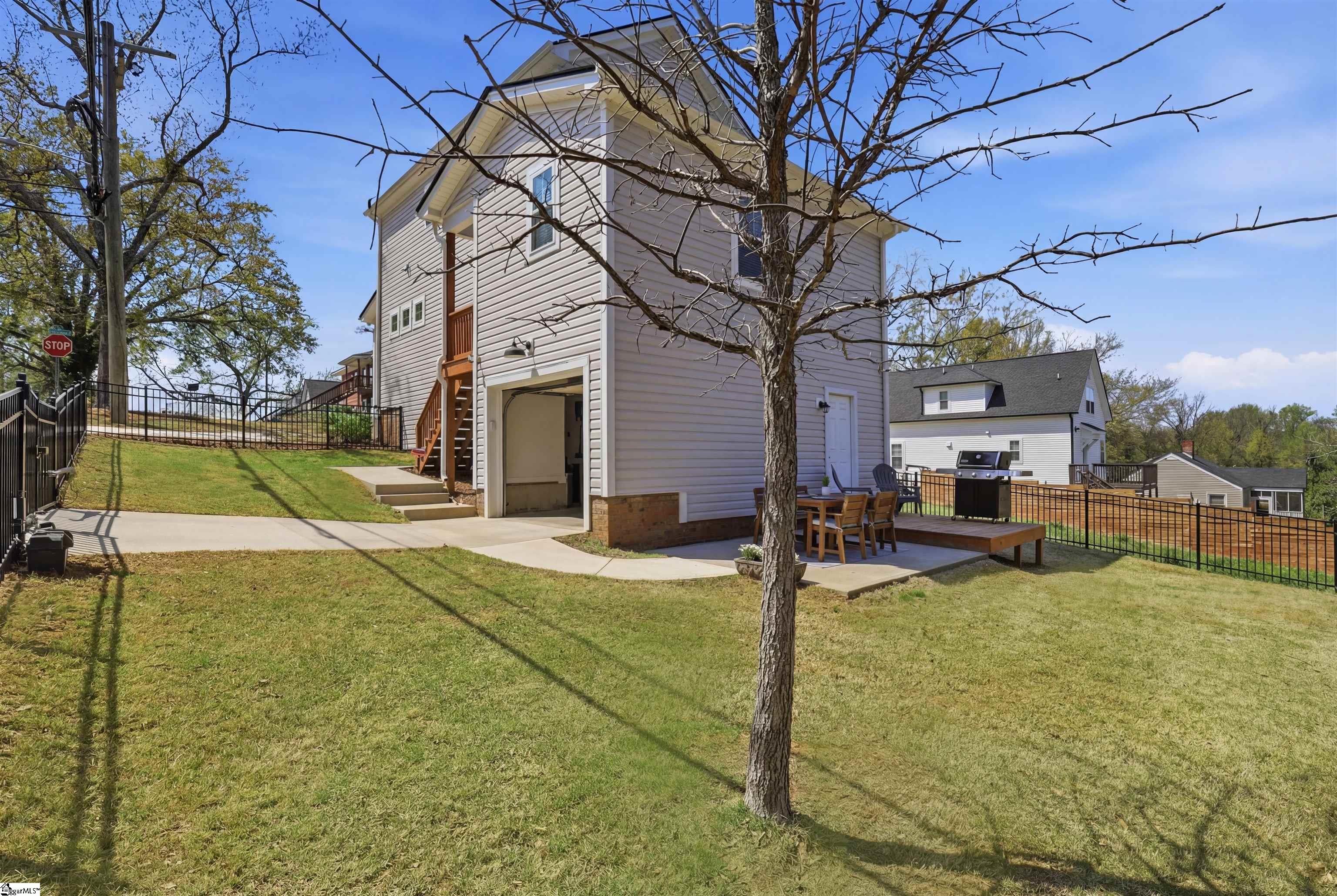 main property photo 24