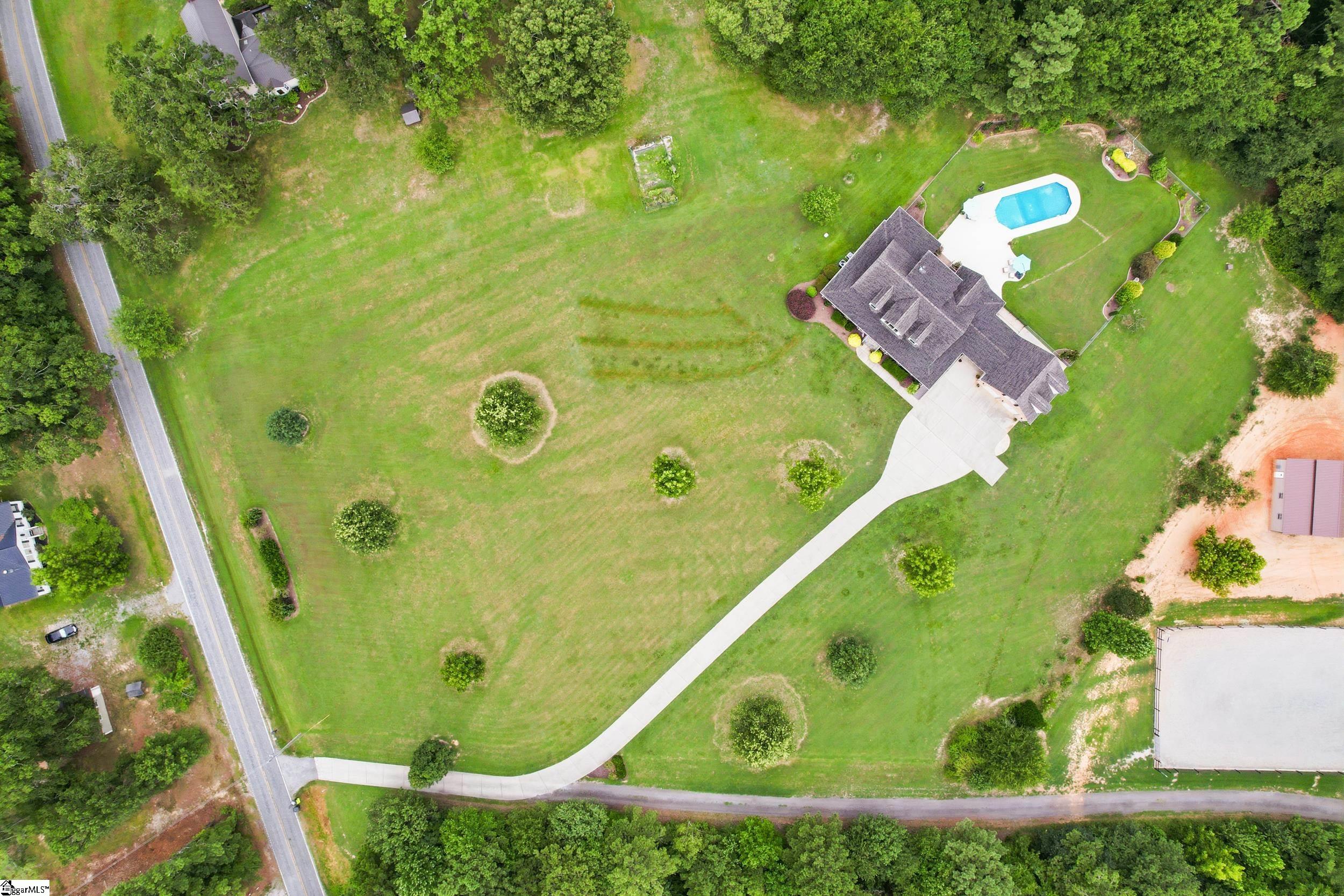 main property photo 40