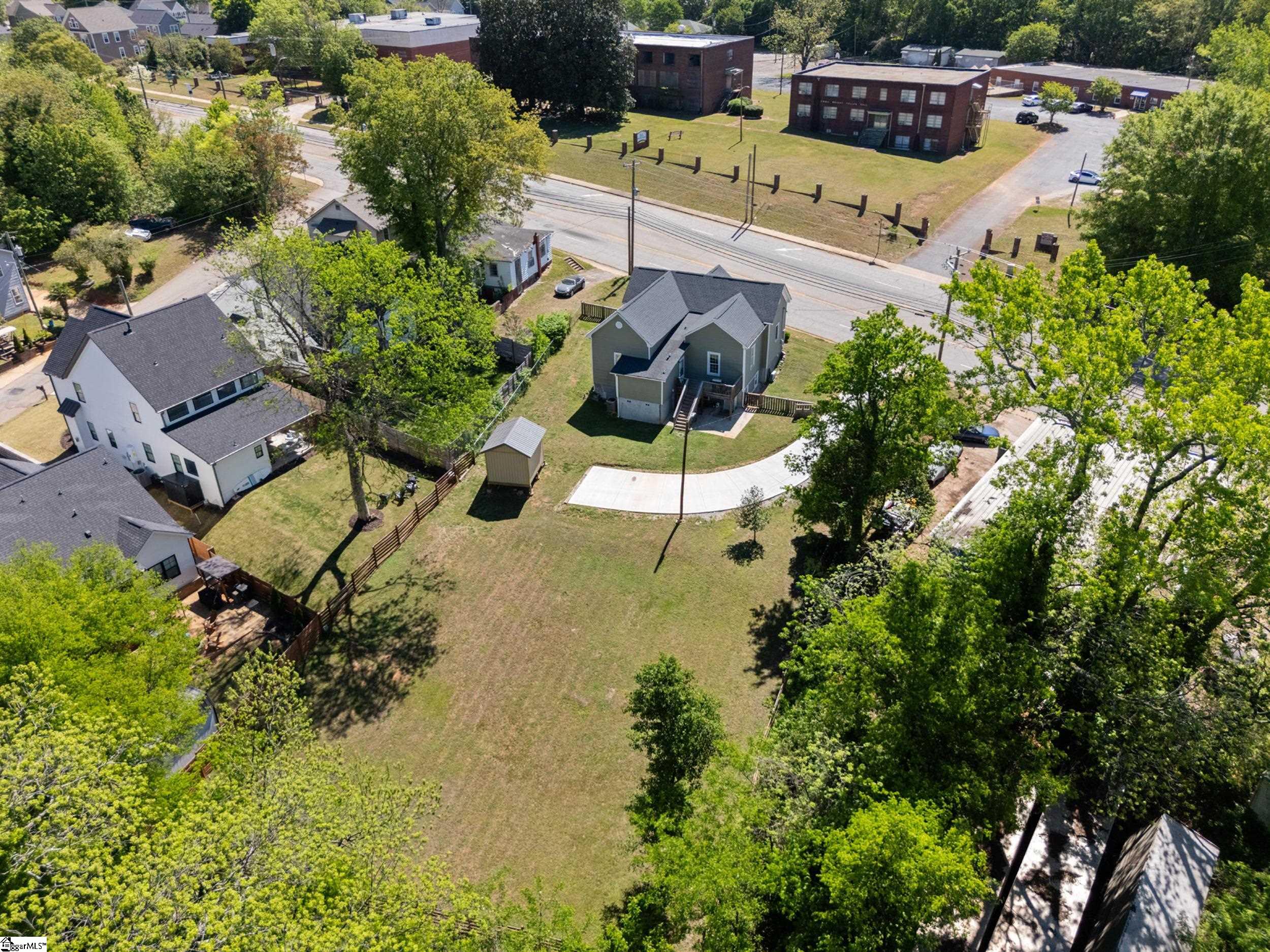 main property photo 36