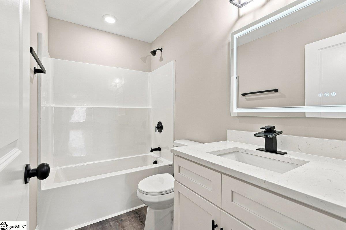 property viewer photo 36