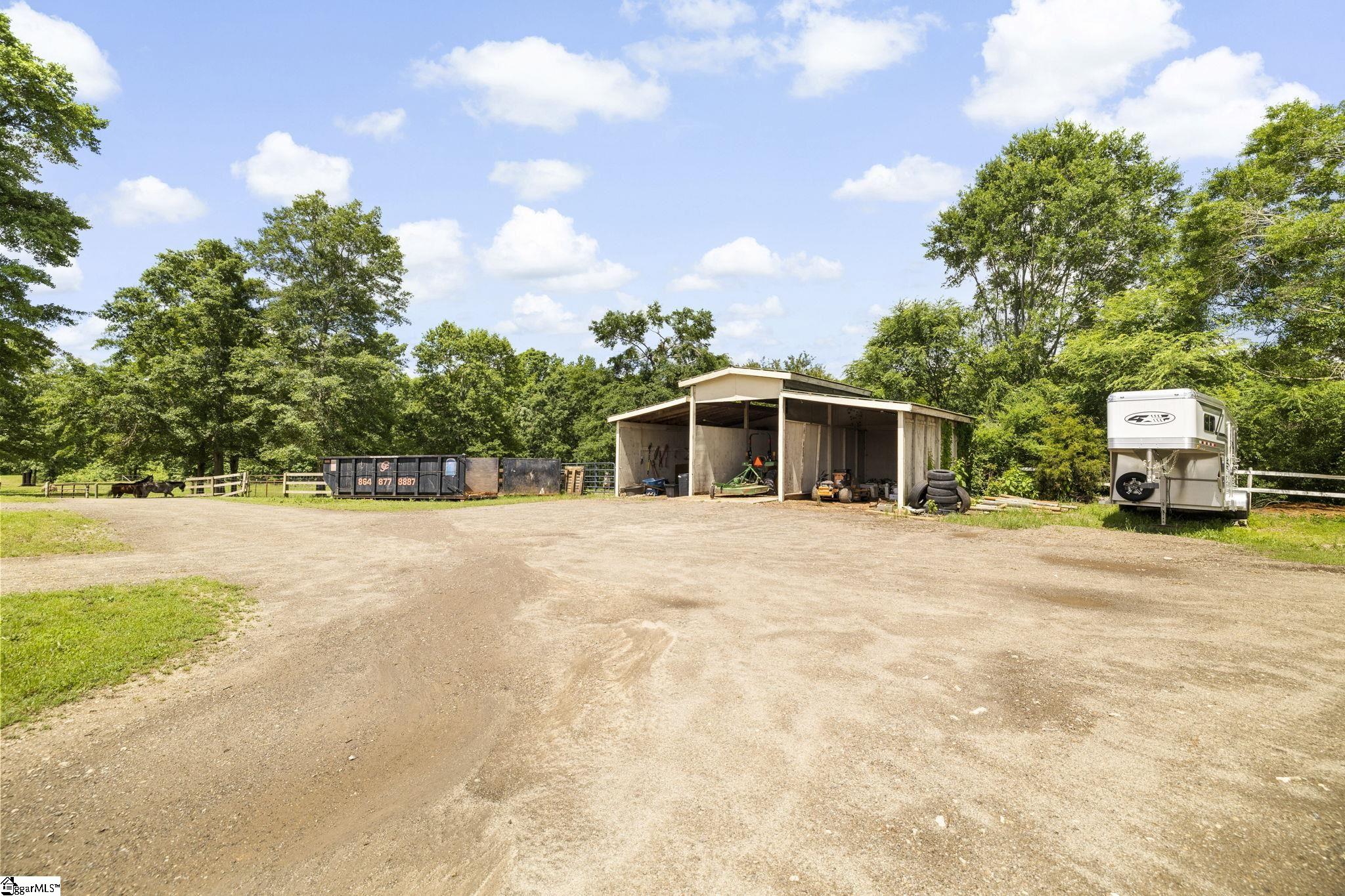 main property photo 17