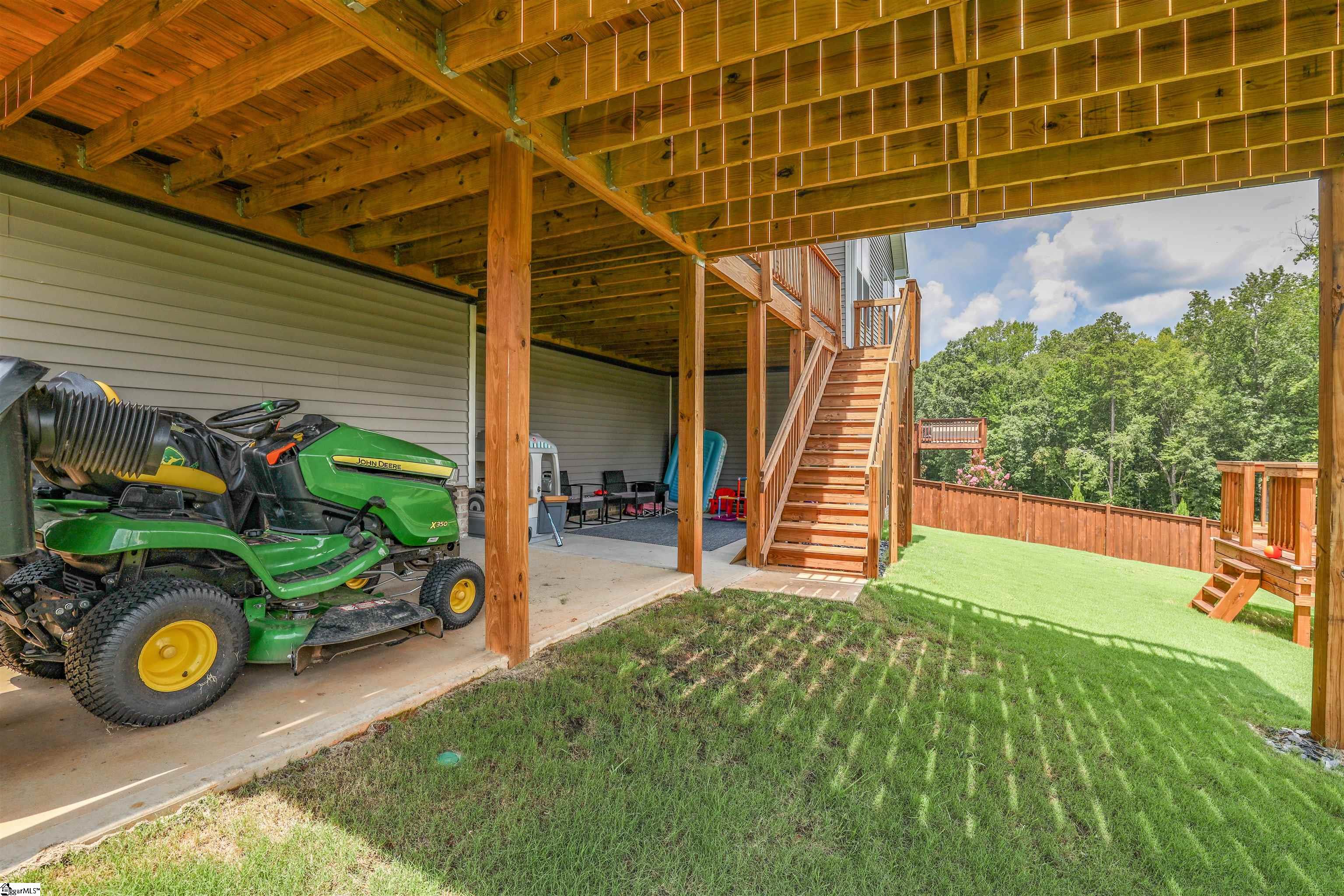 main property photo 41