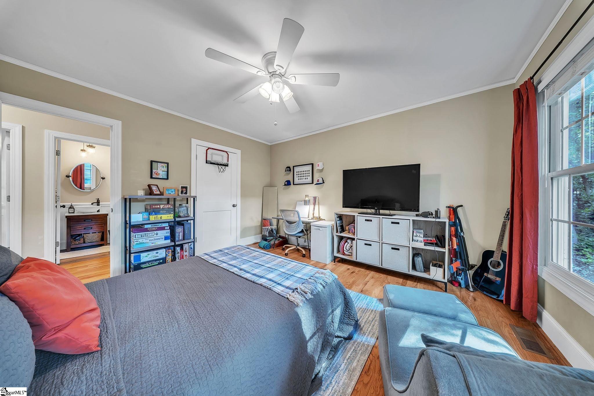 main property photo 35