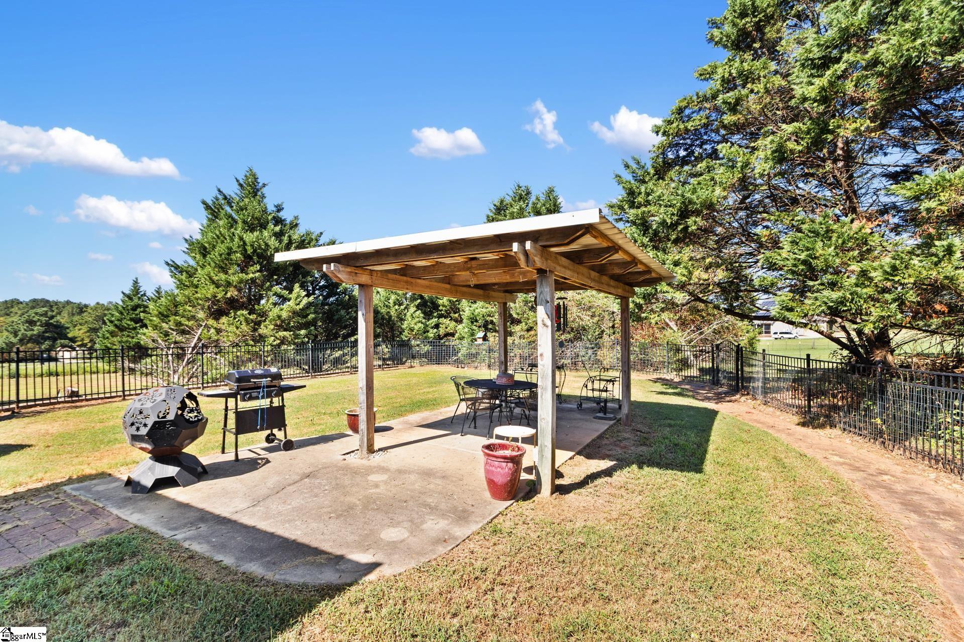 main property photo 45