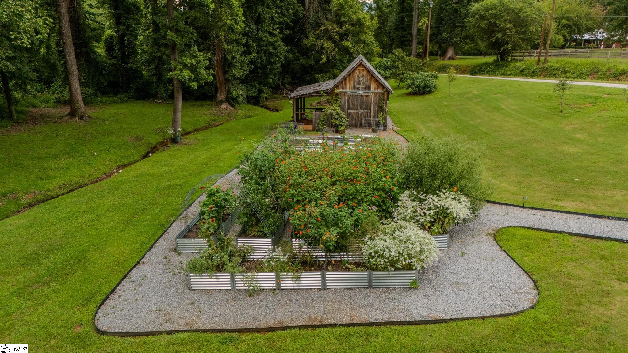 main property photo 41