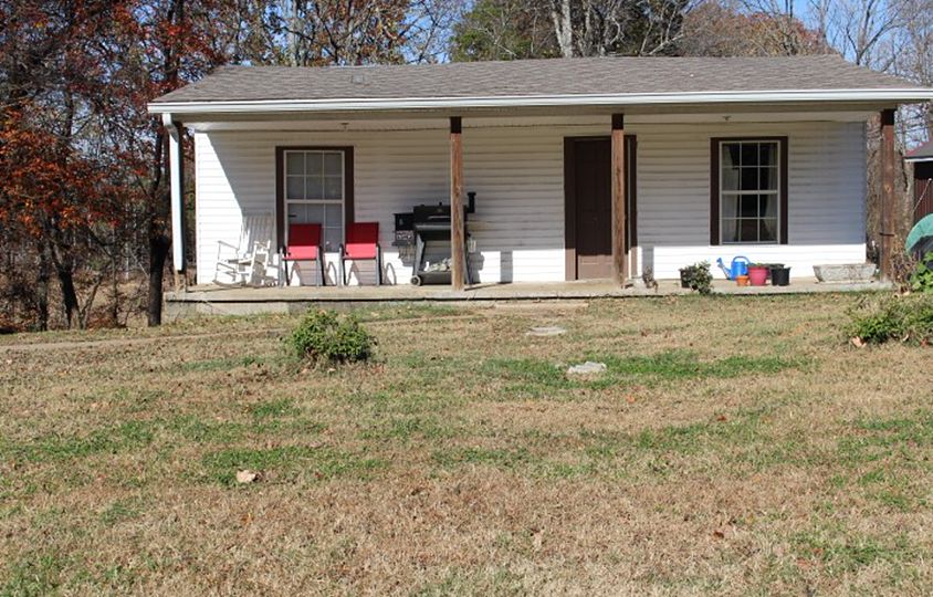 551 Palmyra Rd, Clarksville, TN 37040