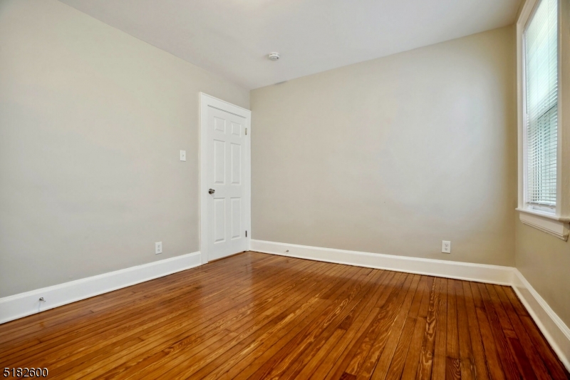 property viewer photo 13