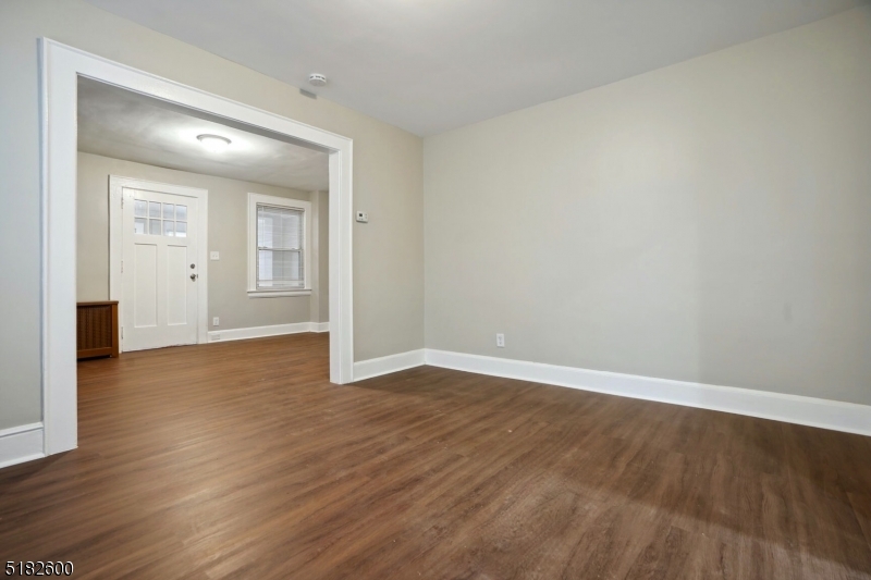 property viewer photo 5