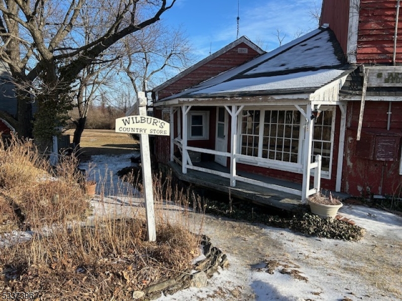 main property photo 9