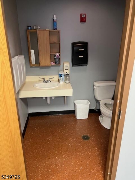 main property photo 10