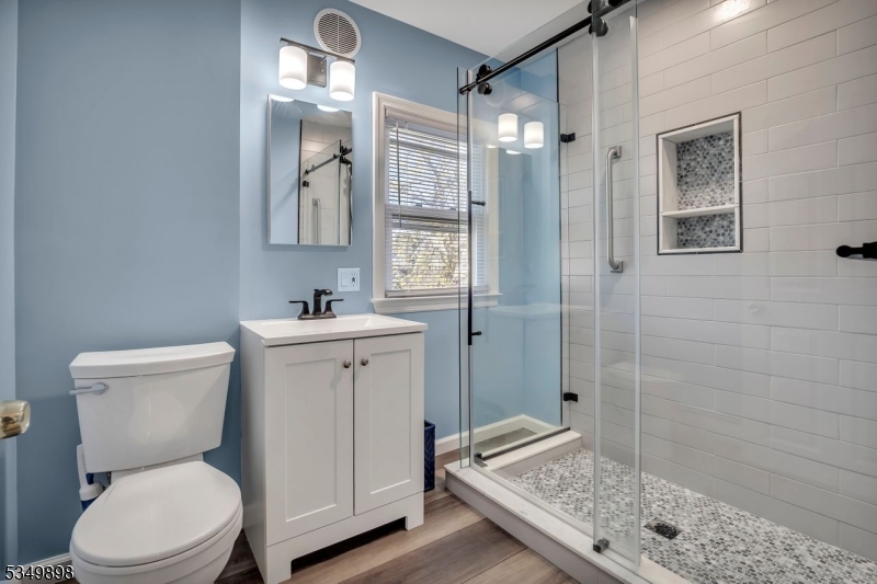 property viewer photo 15