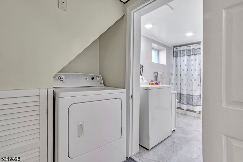 property viewer photo 23