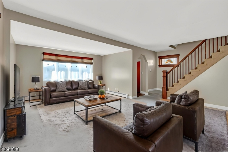 property viewer photo 5
