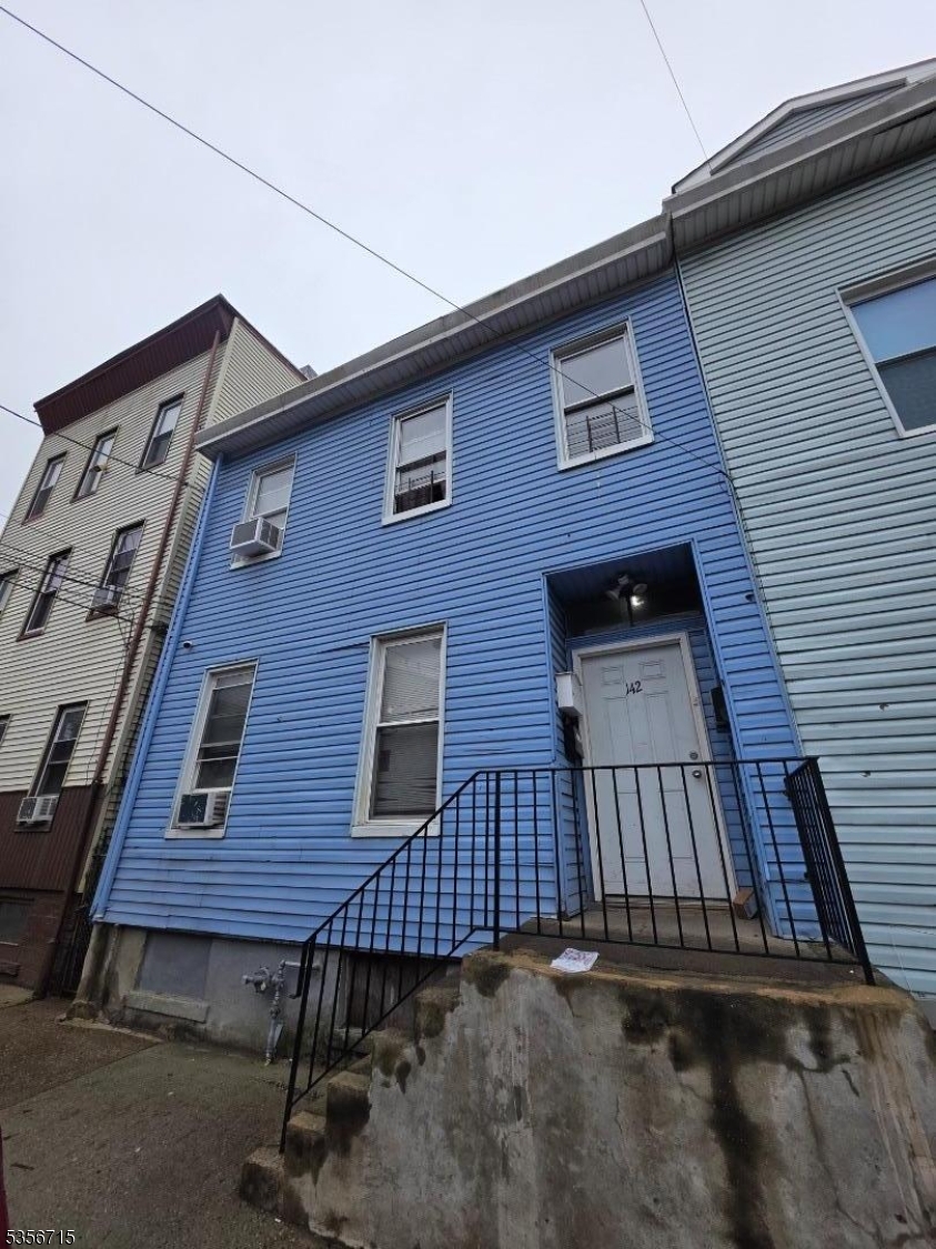 property viewer photo 1