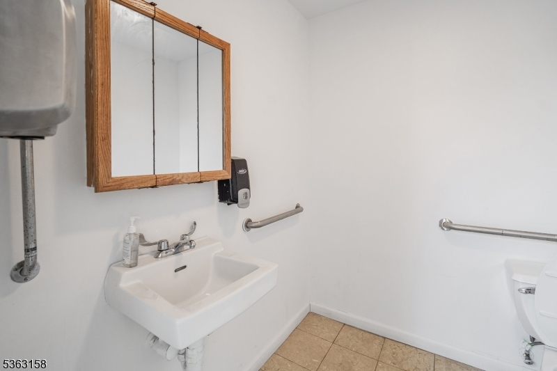 main property photo 12