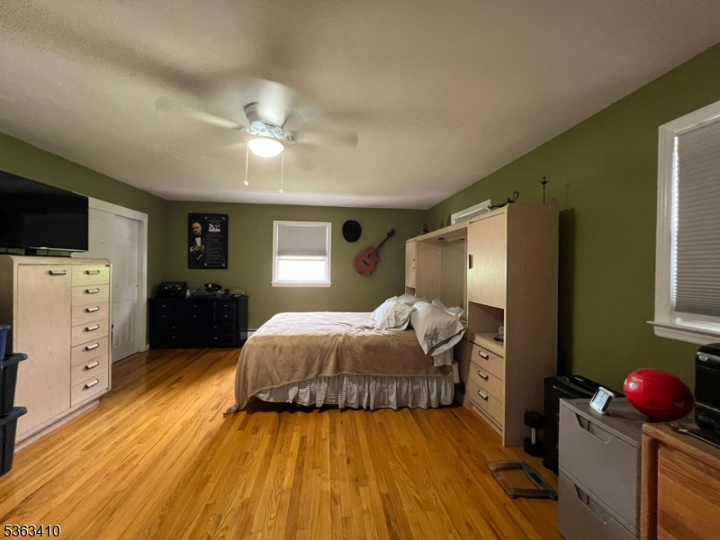 property viewer photo 10