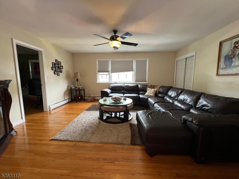 property viewer photo 7