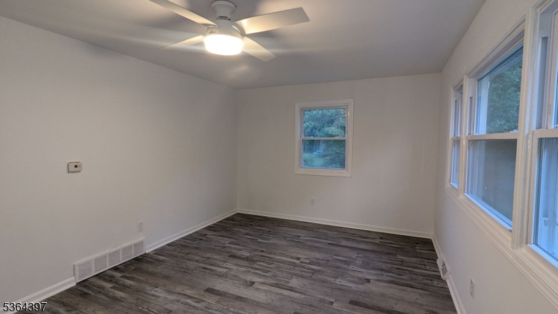 property viewer photo 16