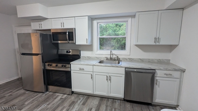 property viewer photo 9