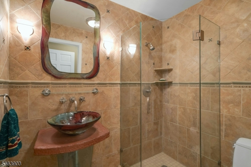 property viewer photo 12