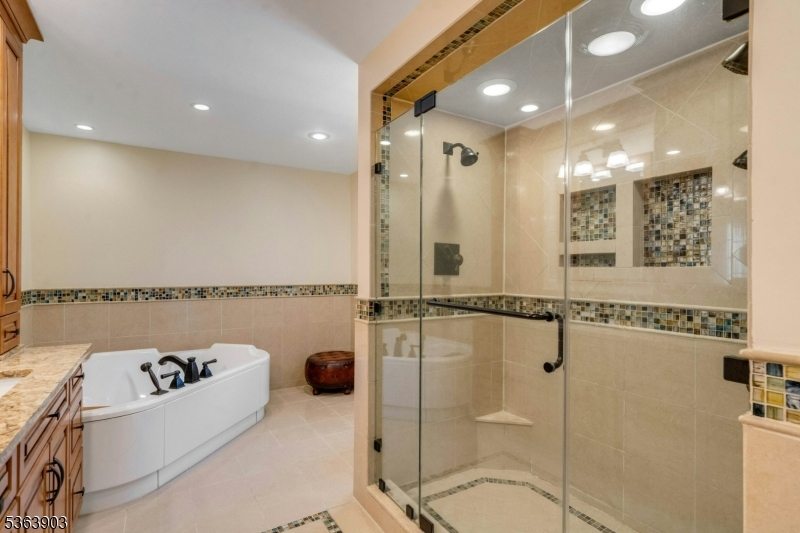 property viewer photo 16