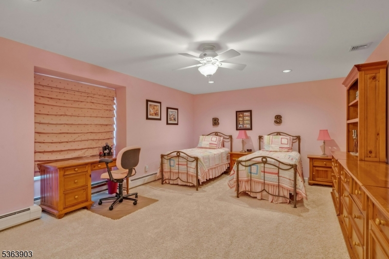 property viewer photo 18