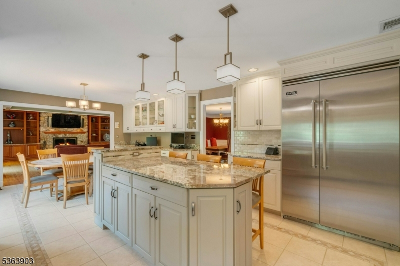 property viewer photo 7
