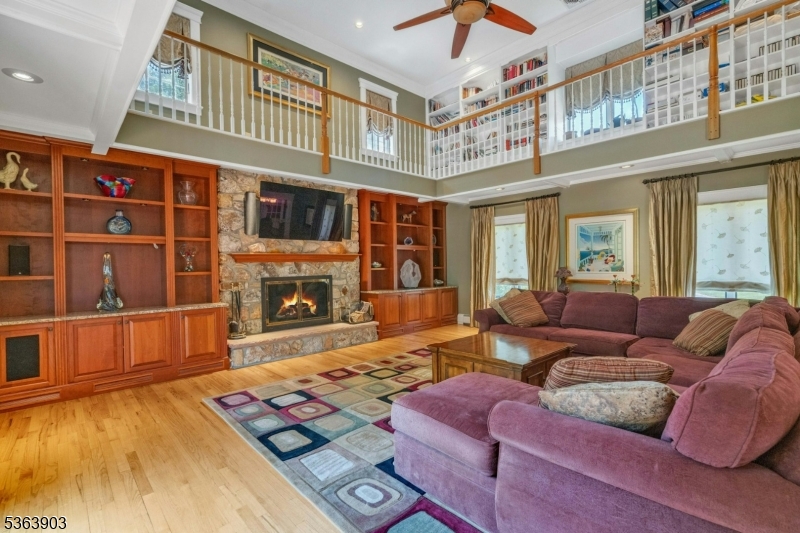 property viewer photo 9
