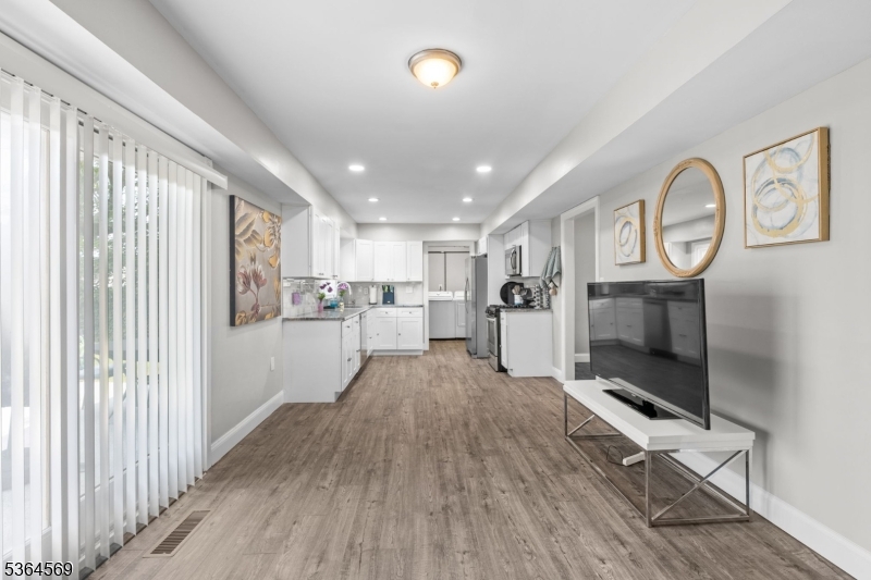 property viewer photo 10