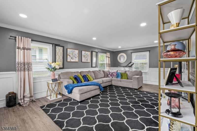 property viewer photo 16