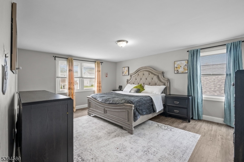 property viewer photo 19