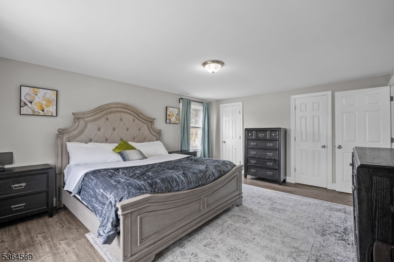 property viewer photo 20