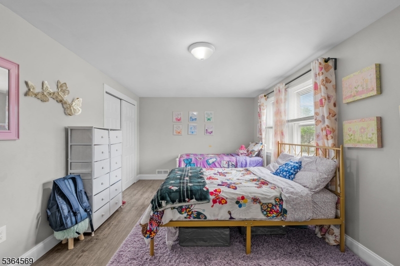 property viewer photo 23