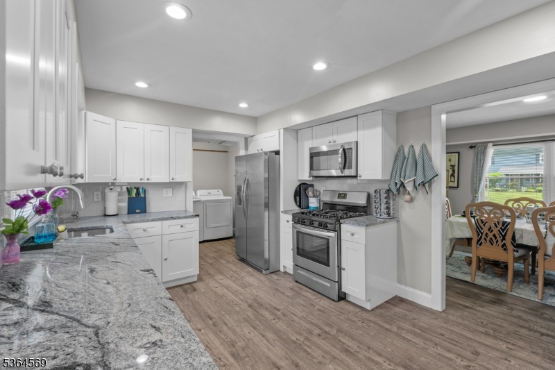 property viewer photo 9