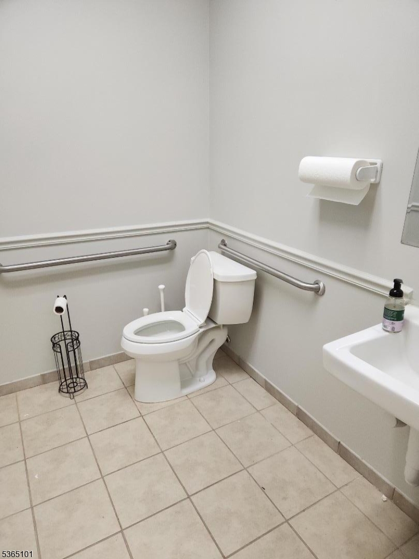 main property photo 5