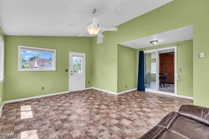 property viewer photo 16
