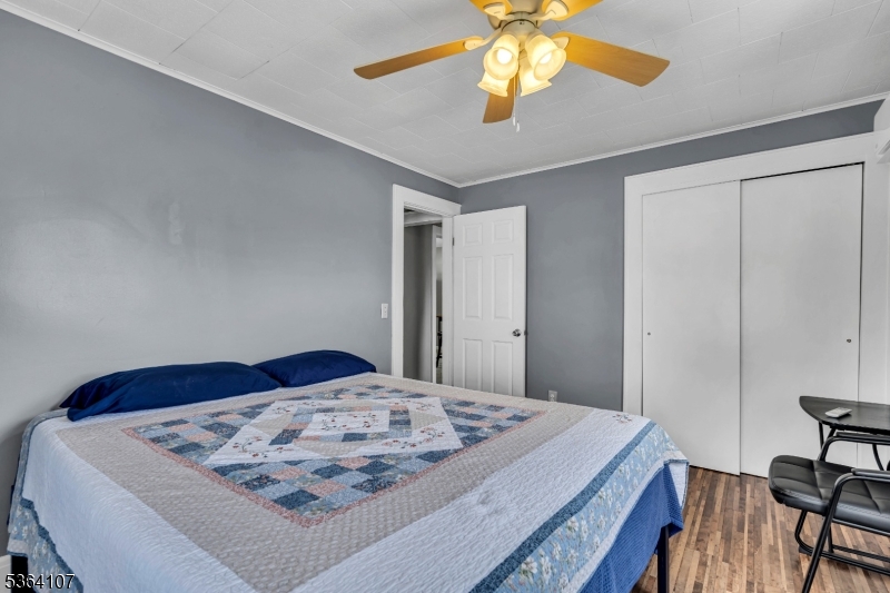 property viewer photo 18