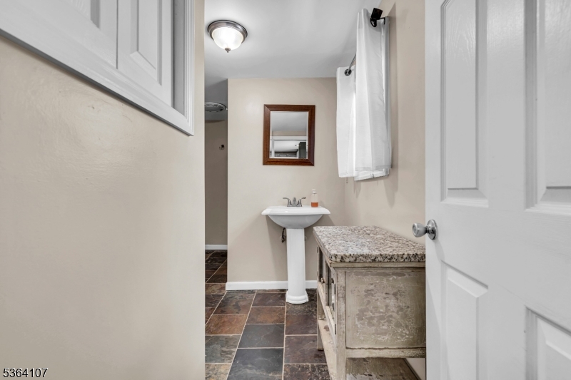 property viewer photo 30