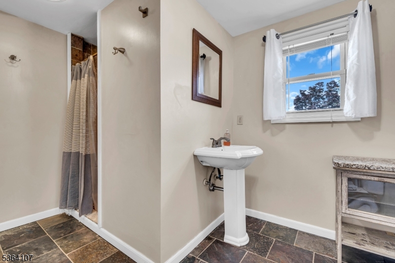 property viewer photo 31
